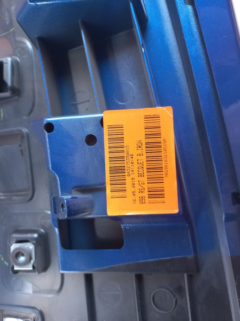 Becquet arrière Clio 4